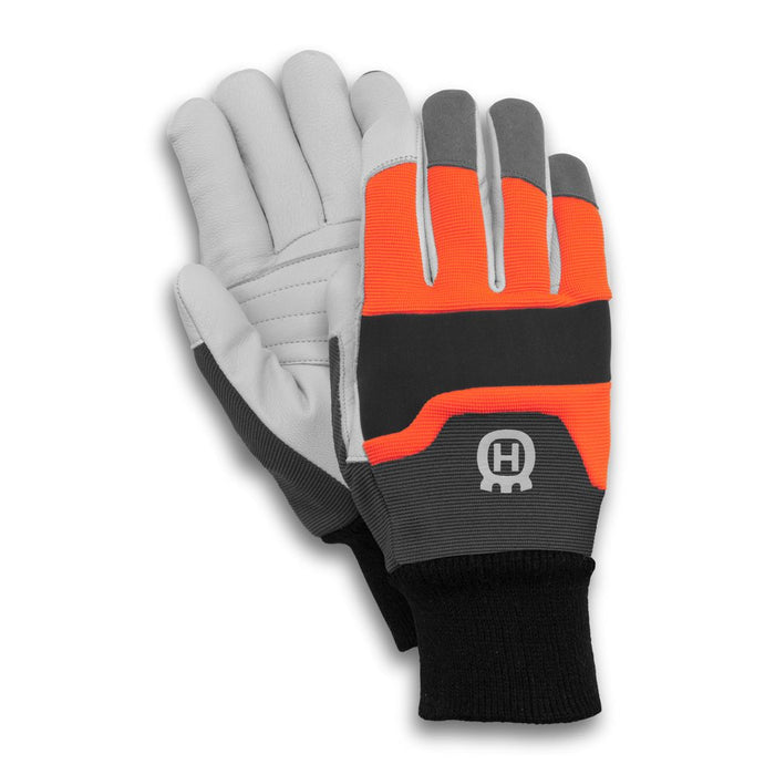 Functional Gloves with Saw Protection   